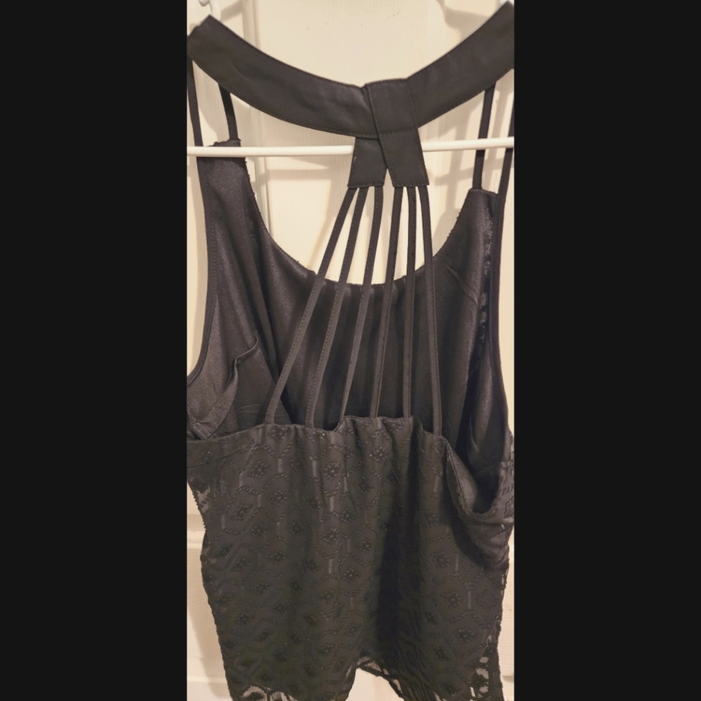Geometric Black Tank - Picture 7 of 7